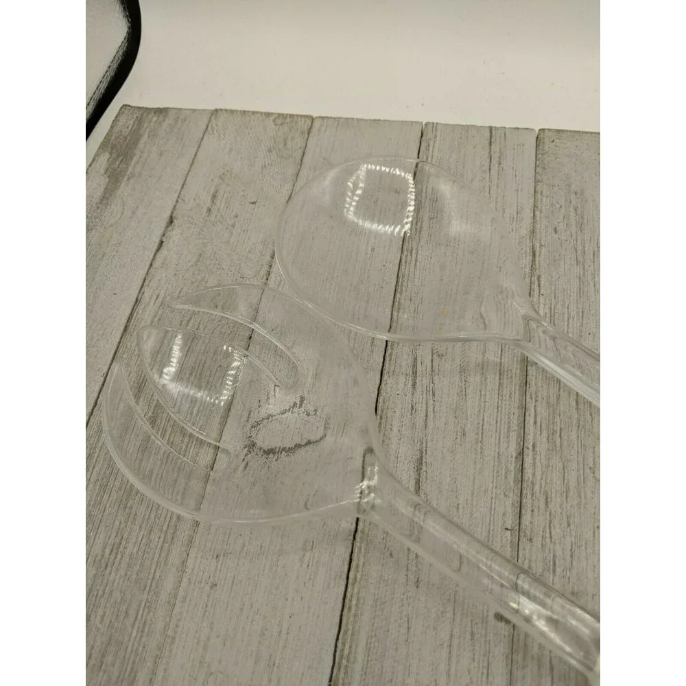 Unbranded features piece
