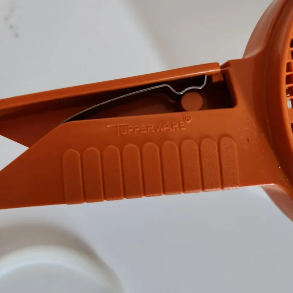 Vintage Tupperware Sift-It hand-held sifter