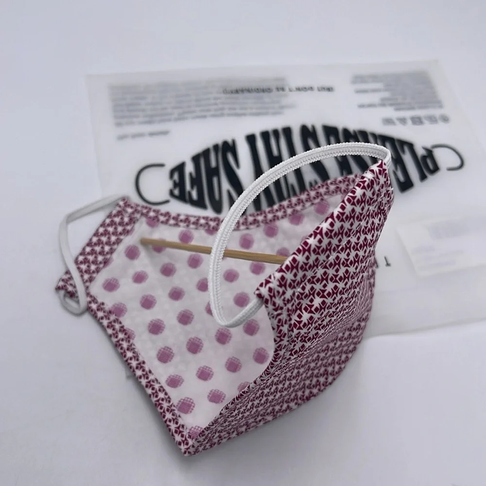 Red and White Patterned Face Mask TED BAKER LONDON Reversible Reusable NWT