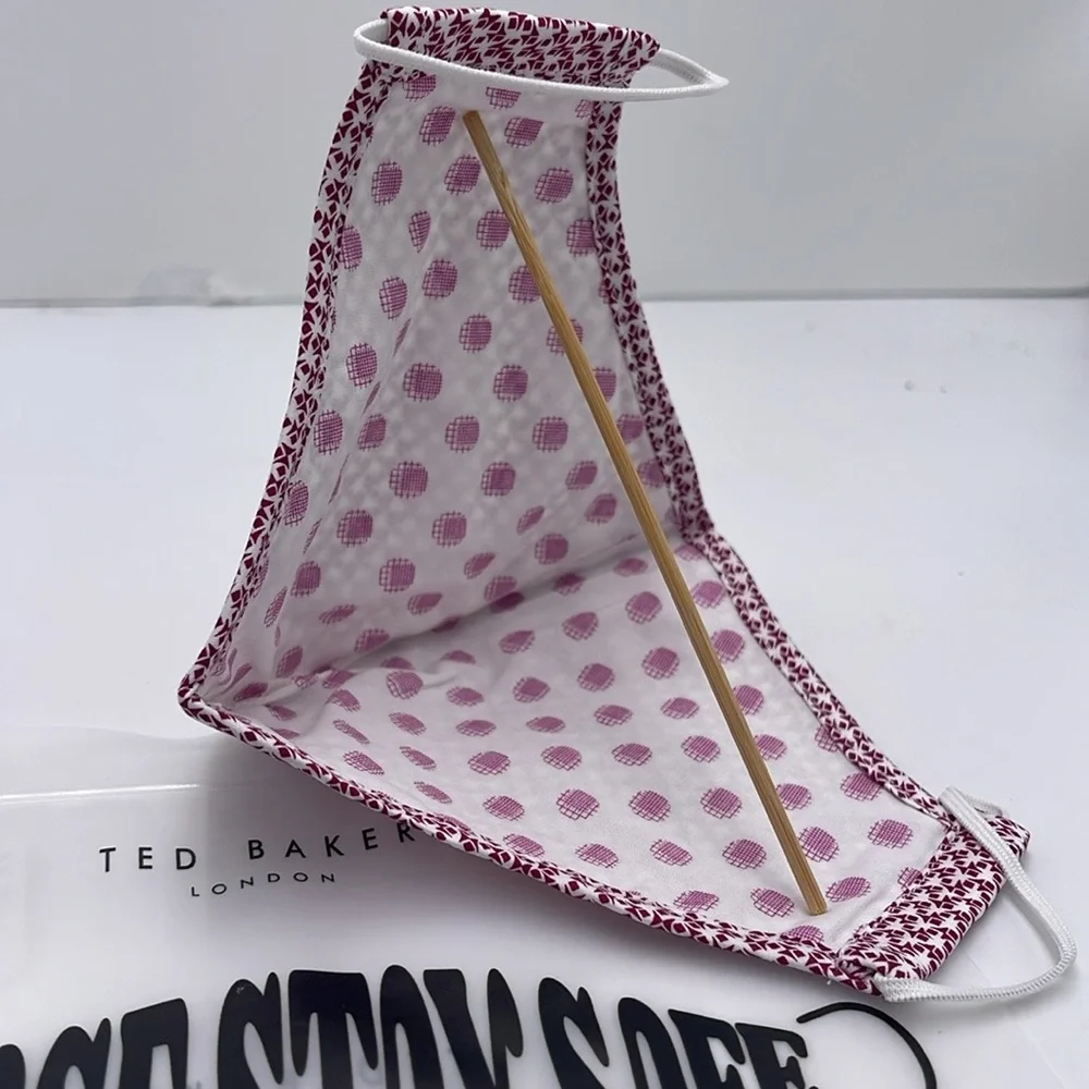 Red and White Patterned Face Mask TED BAKER LONDON Reversible Reusable NWT