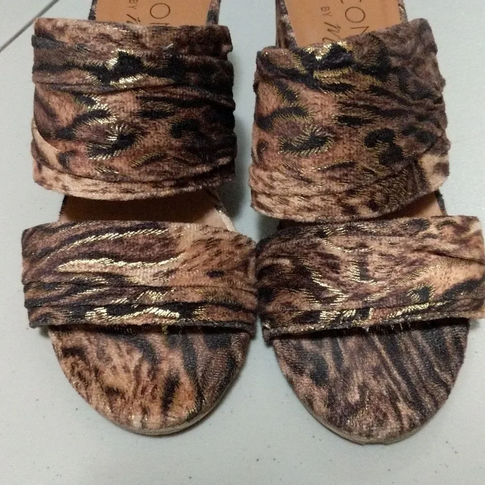 Coconuts by Matisse animal print metallic gold brown slide striped pump sandal 7