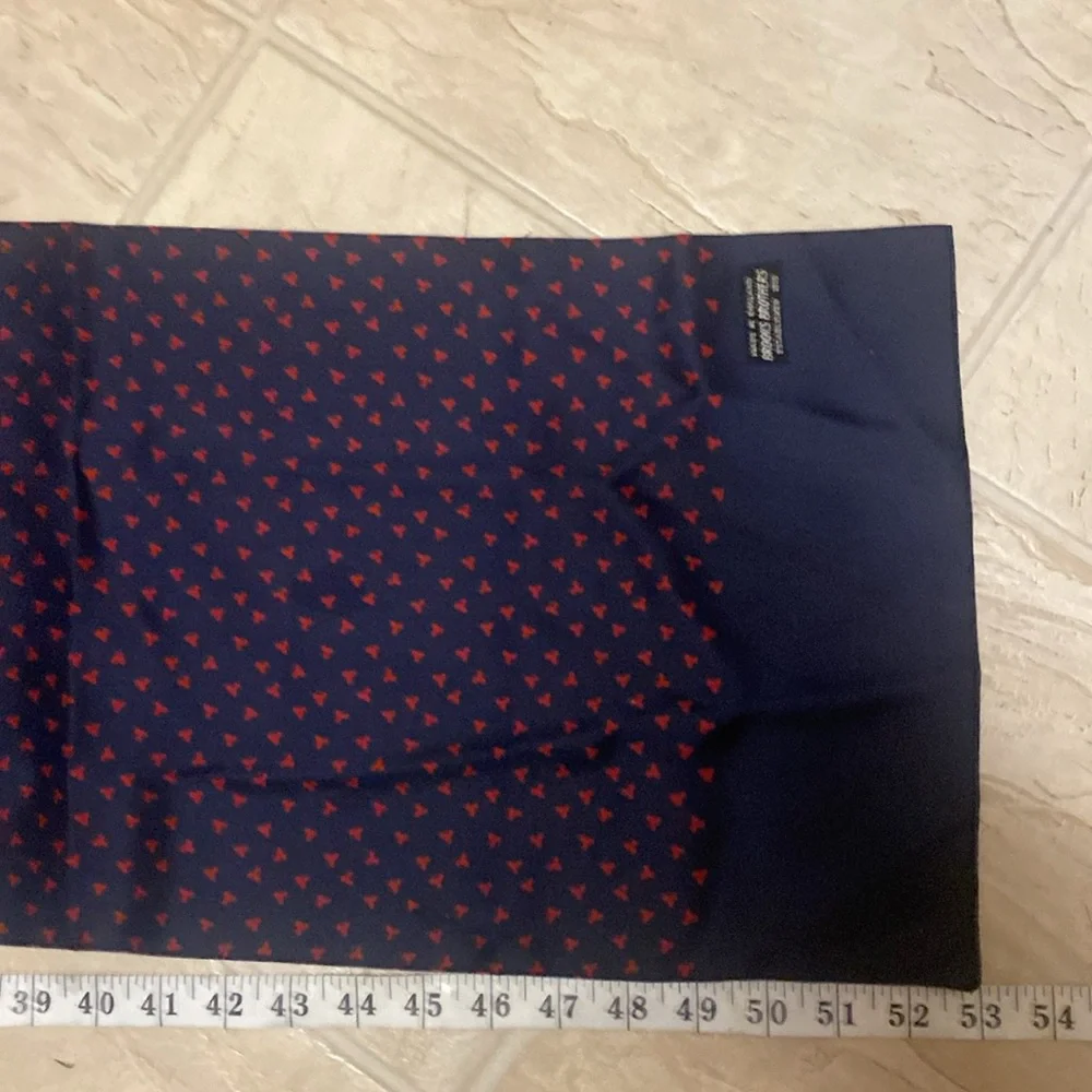 Brooks Brothers Navy/Red Colored 100% Silk Scarf 11 x‎ 53’ EUC