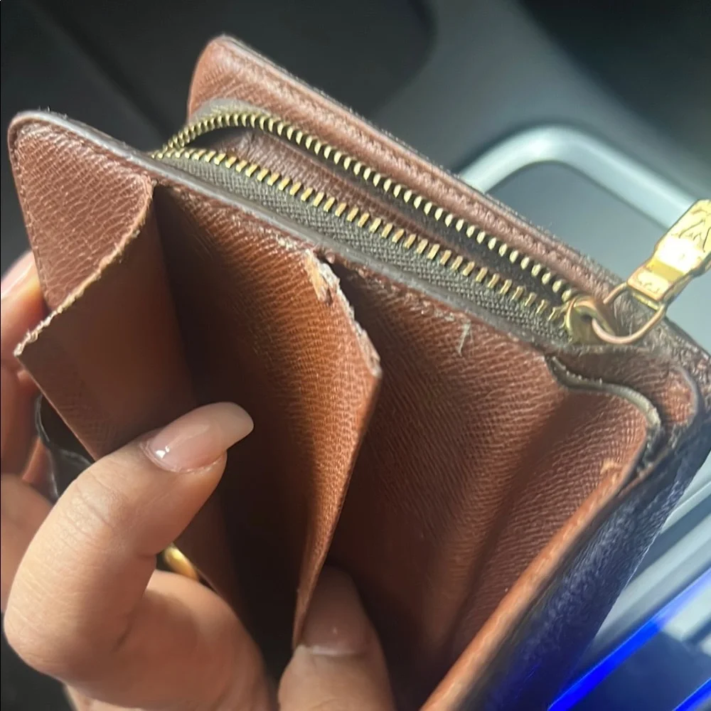 Pre loved Louis Vuitton Monogram Wallet