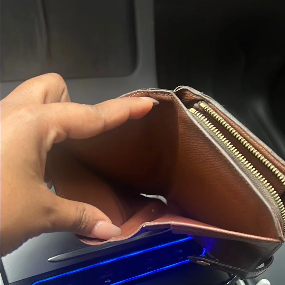 Pre loved Louis Vuitton Monogram Wallet