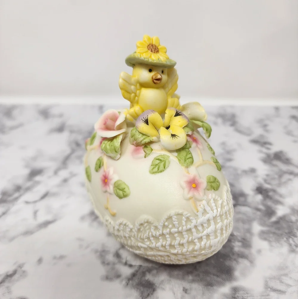 N/A decorative egg