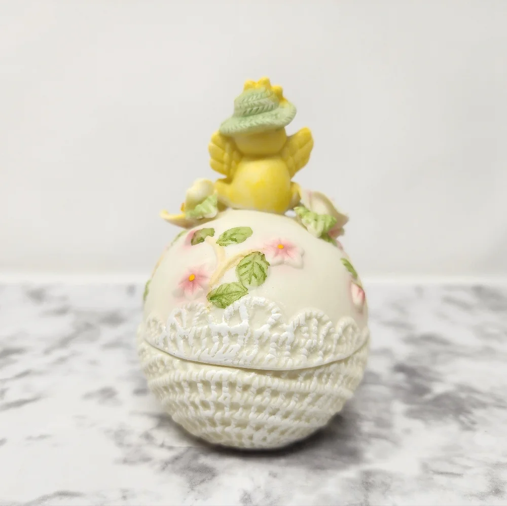 N/A decorative egg
