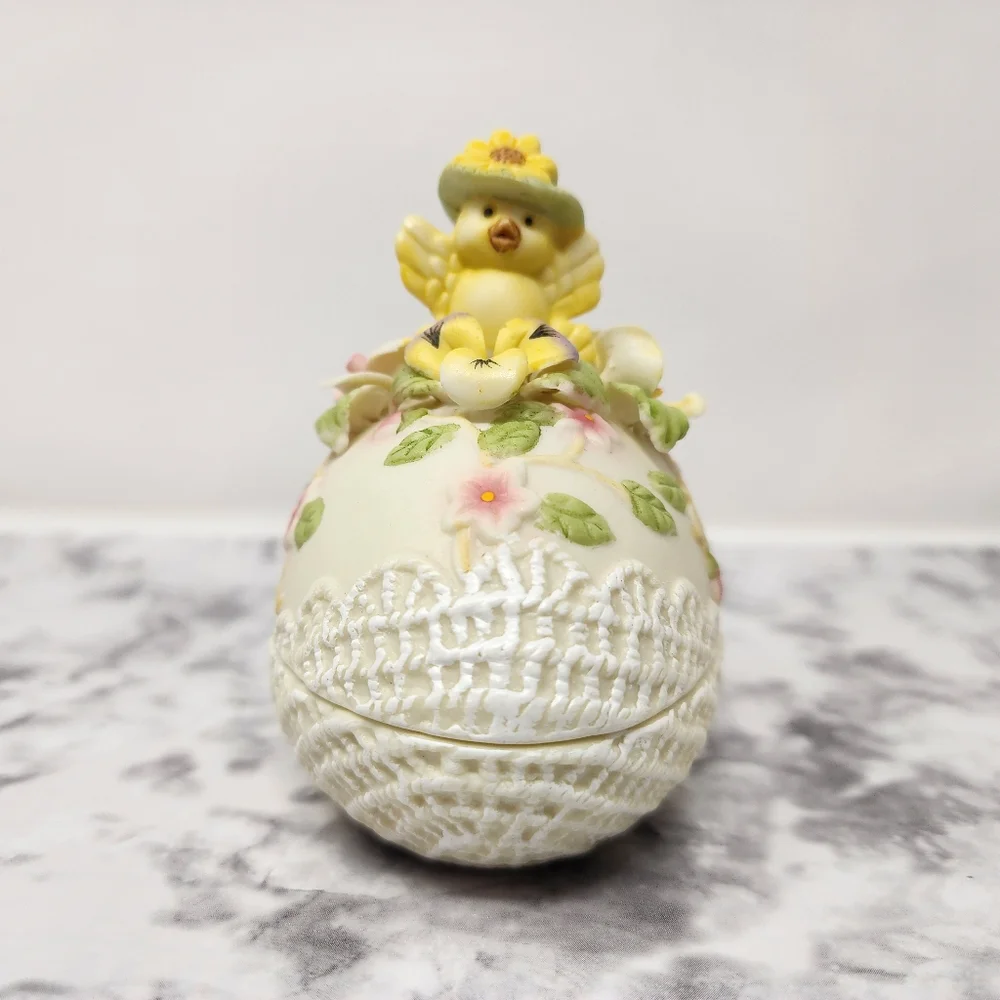 N/A decorative egg