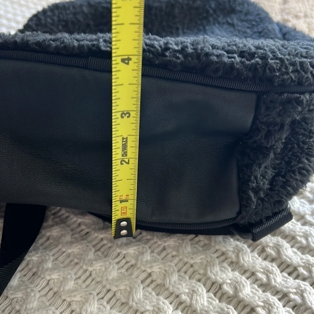 Ivivva size shown