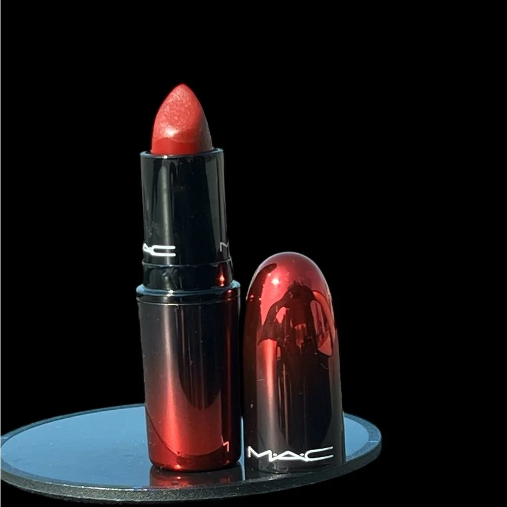 MAC Love Me Lipstick E For Effortless Satin Intense Color