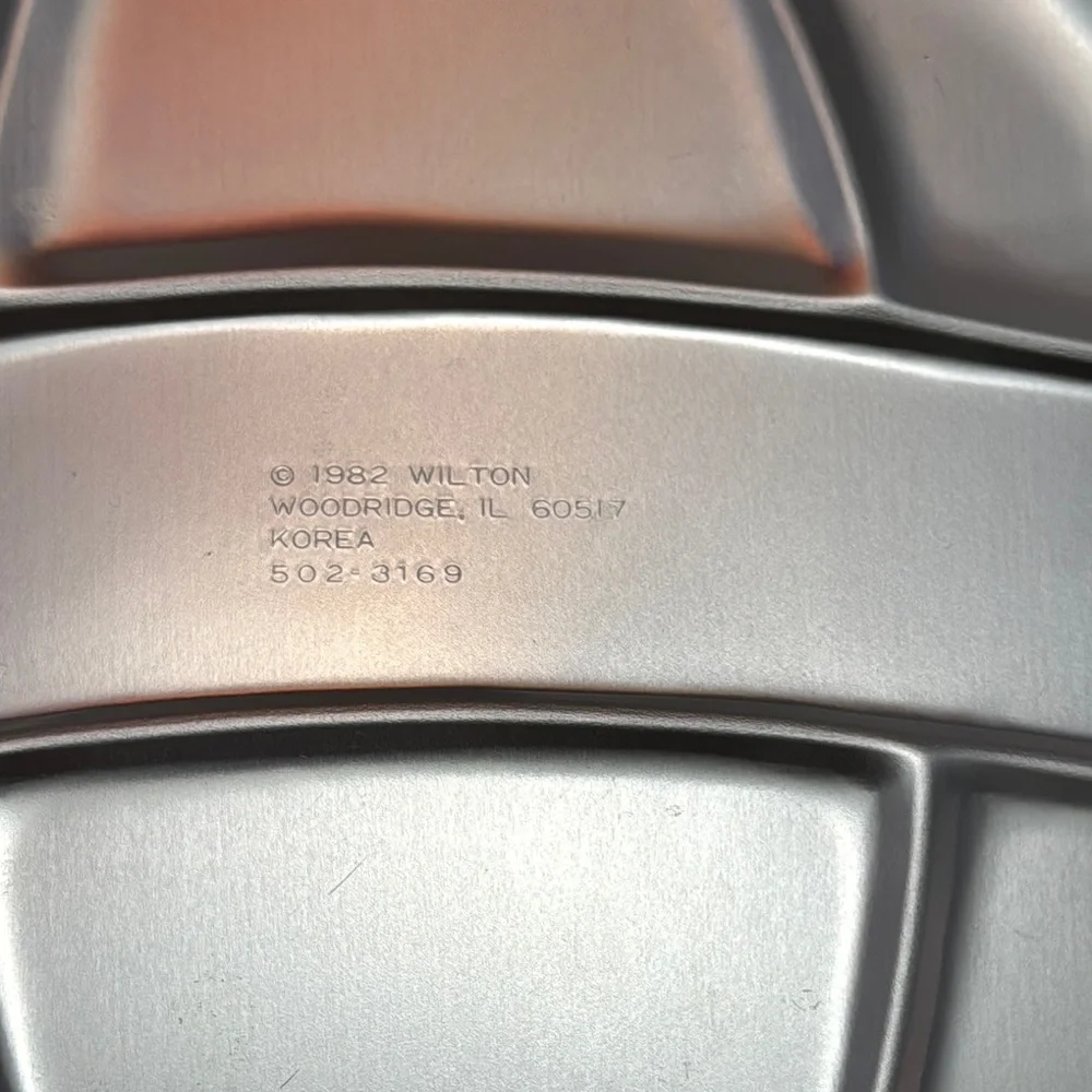Wilton silver hot