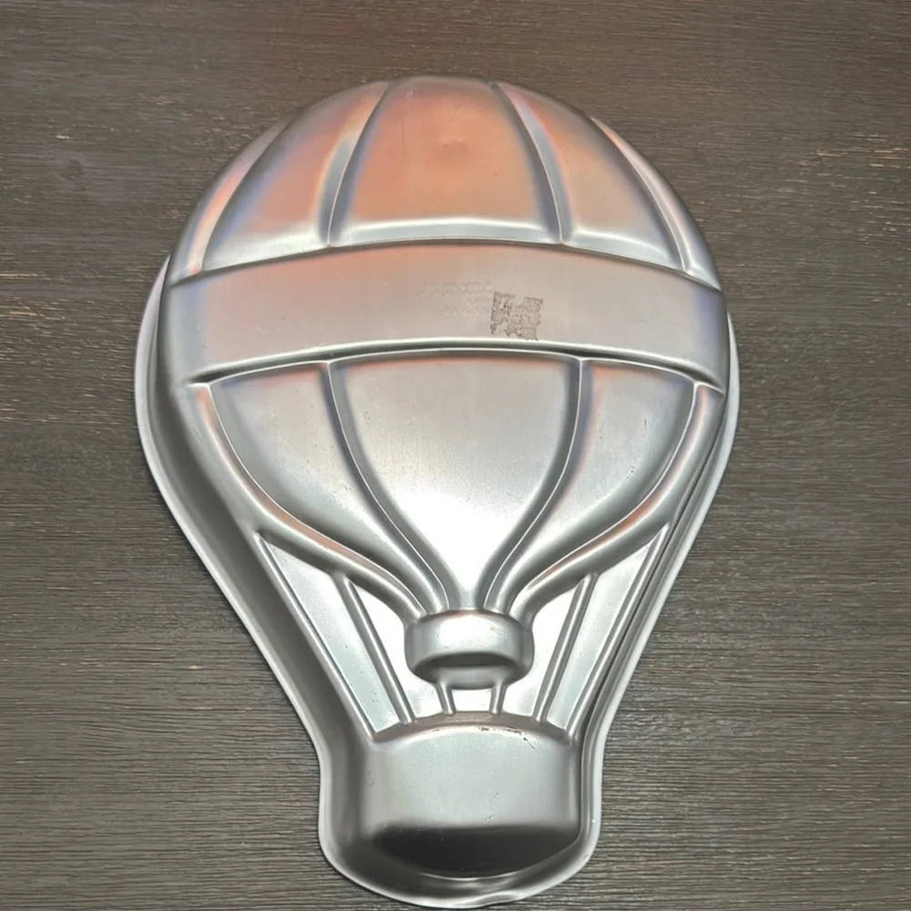 Wilton silver hot