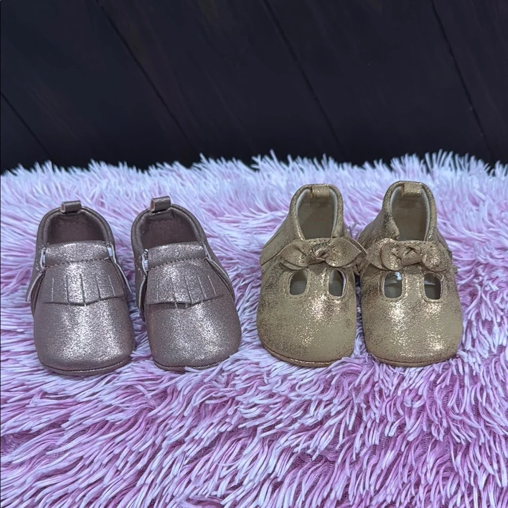 🚨2/$10🚨Gold and Pink Kids Moccasins