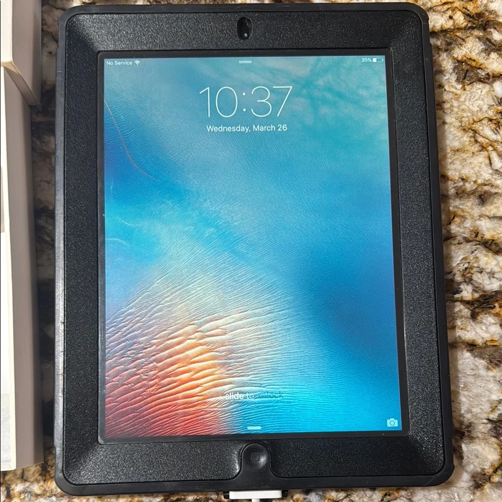 iPad 3rd generation with Otter Box Case Included