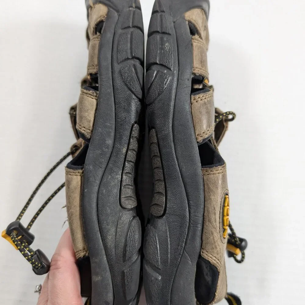 Keen Newport Bison Brown Water Shoes size 8.5 Mens