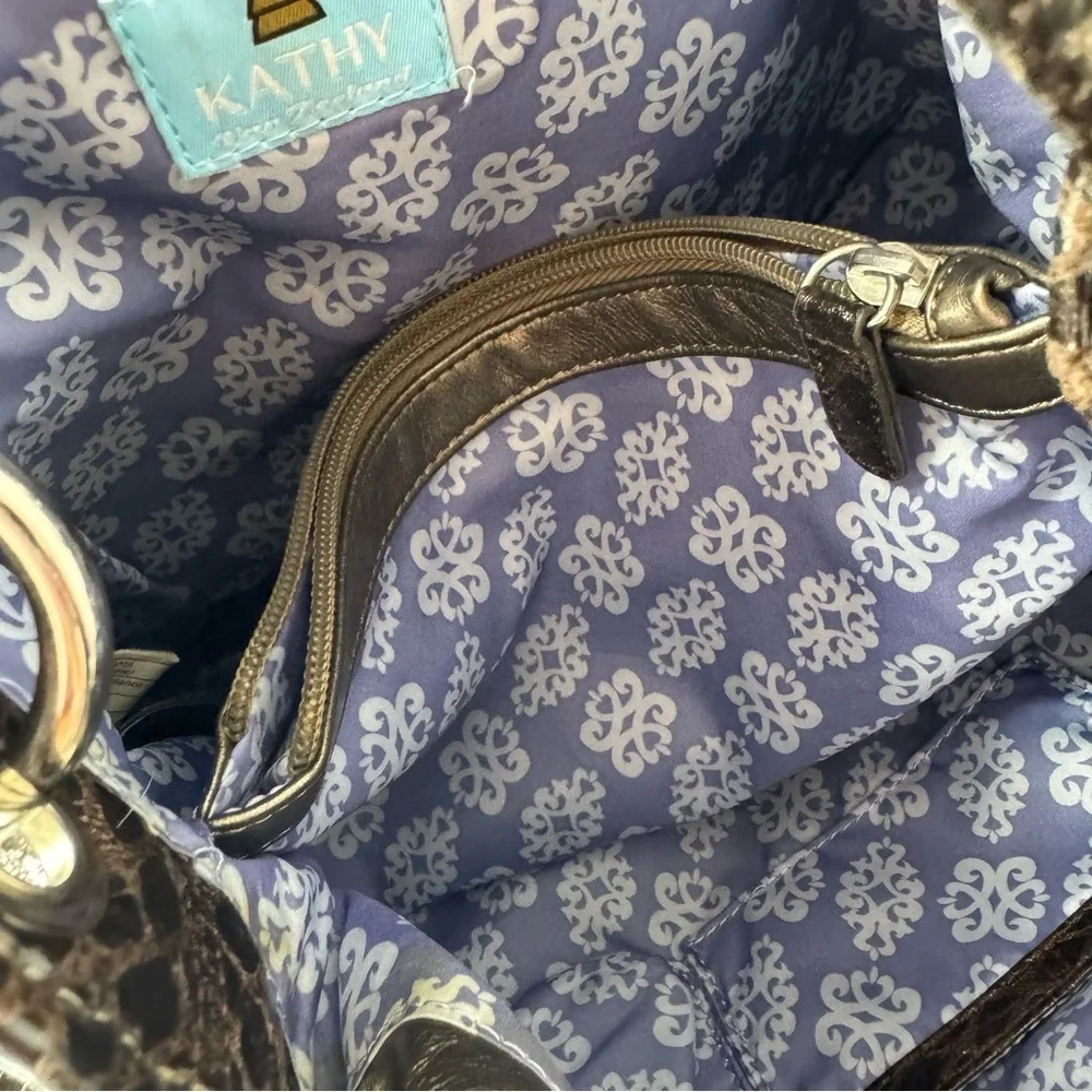 Kathy Van Zeeland this stylish