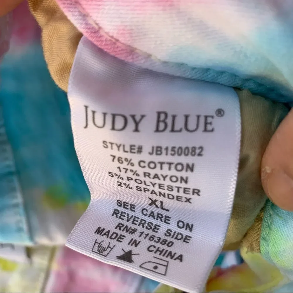 Judy Blue features closure hem