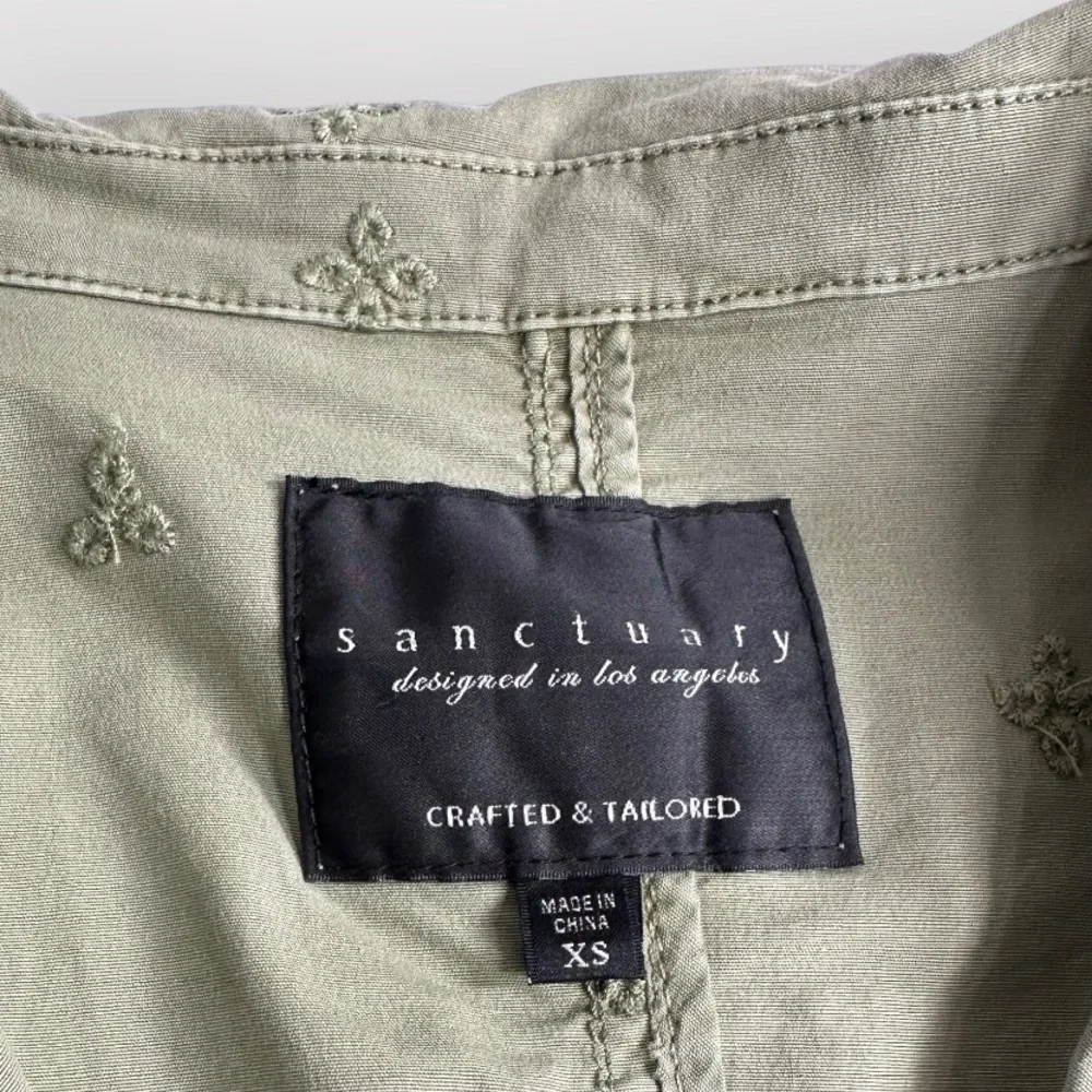 Sanctuary size xs