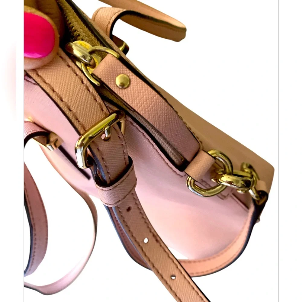 kate spade reposhing this