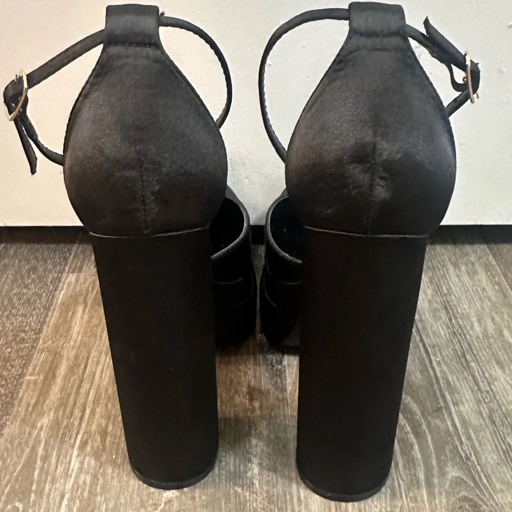 PrettyLittleThing dare stand
