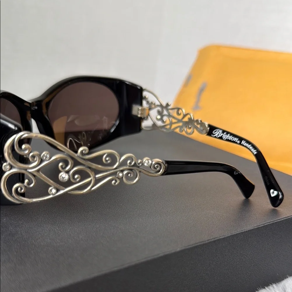 Brighton Black Oversized Sunglasses with Modern Frame