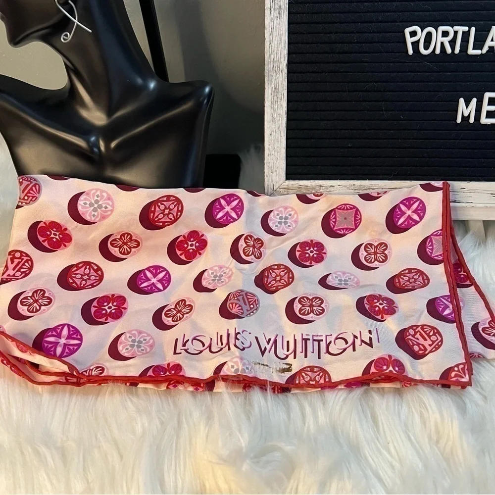 Louis vuitton kimodo dots scarf