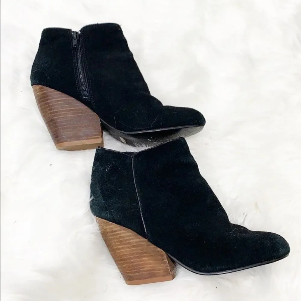 URBAN OUTFITTERS Ecote Black Stacked Heel Bootie