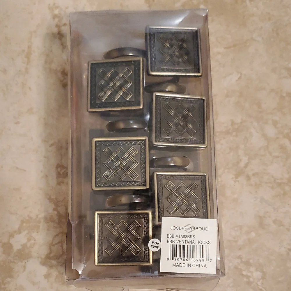 JOSEPH ABBOUD 12 PIECE SQUARE BRONZE DESIGNER SHOWER HOOK SET