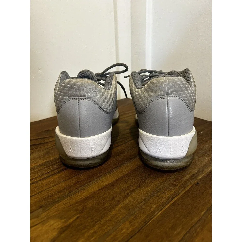 Jordan Max Aura Youth Size 5Y Sneaker Wolf Grey/Cool Grey-White DA8021-005