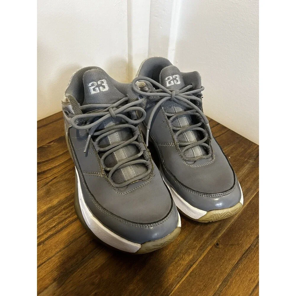 Jordan Max Aura Youth Size 5Y Sneaker Wolf Grey/Cool Grey-White DA8021-005