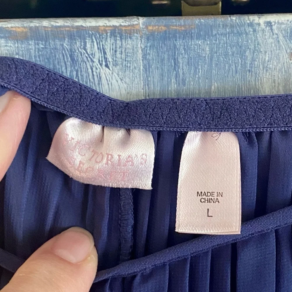 Victoria’s Secret Navy Pleated Palazzo Pants