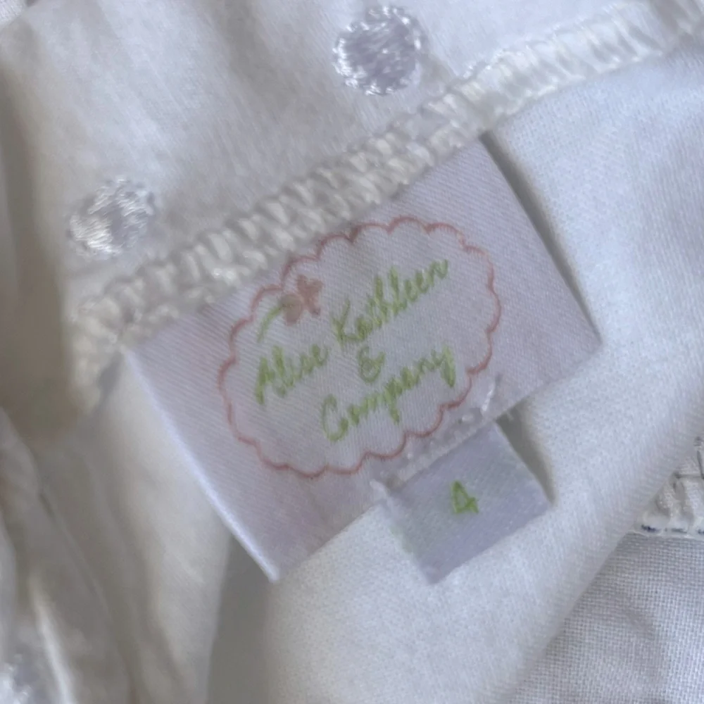 Alice Kathleen and Co Floral Long Sleeve White Swiss Dot Top Sz 4 Toddler