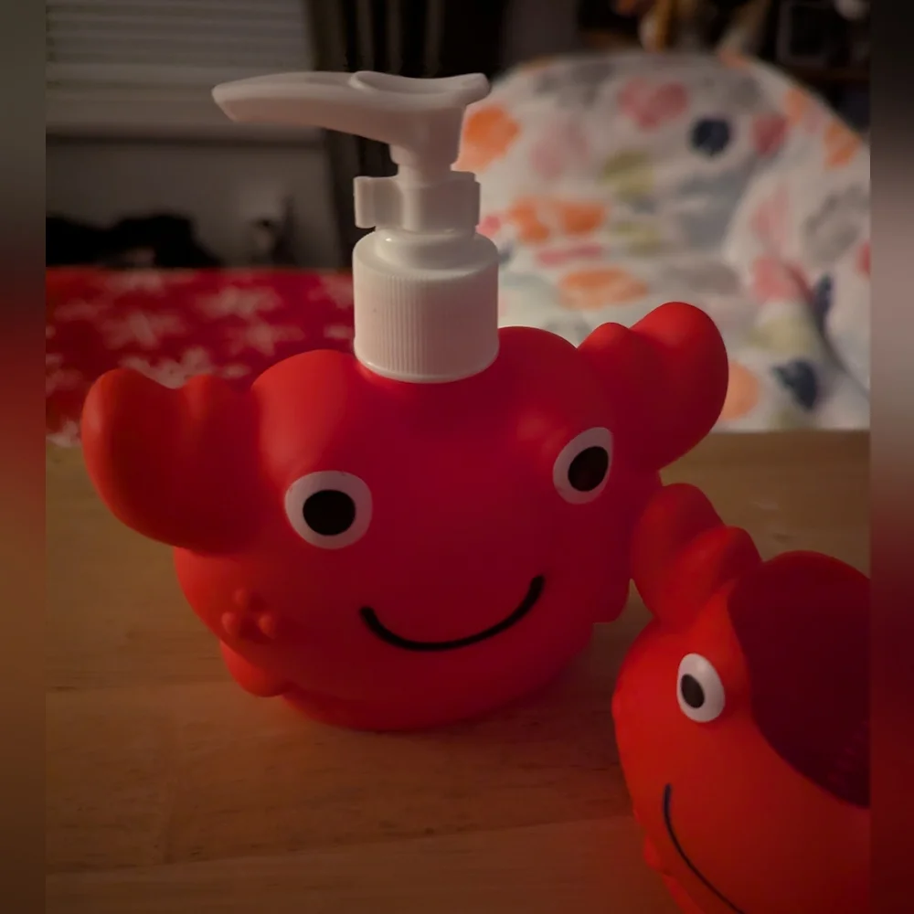 Red Crab Bathroom Set