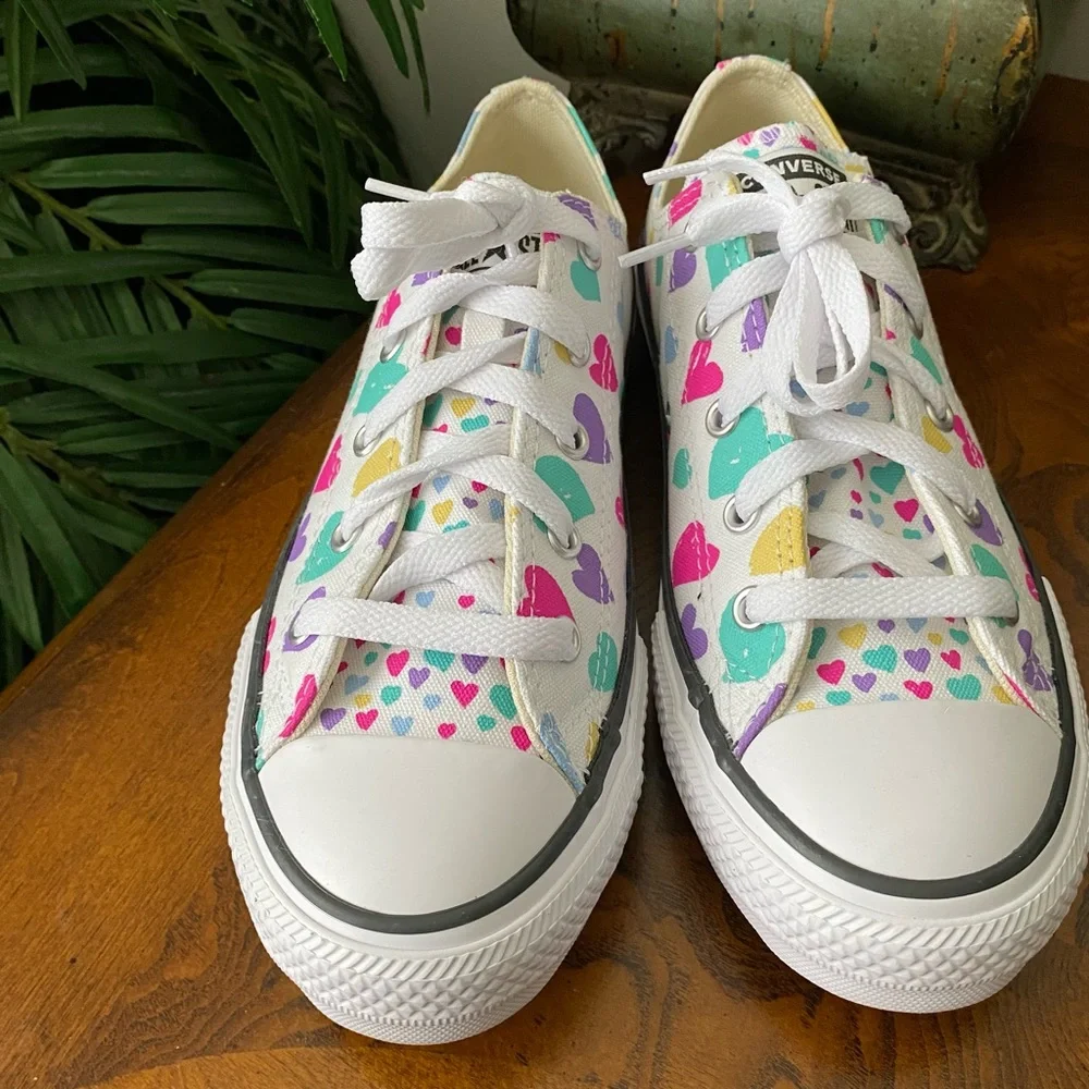 Converse sneakers chuck