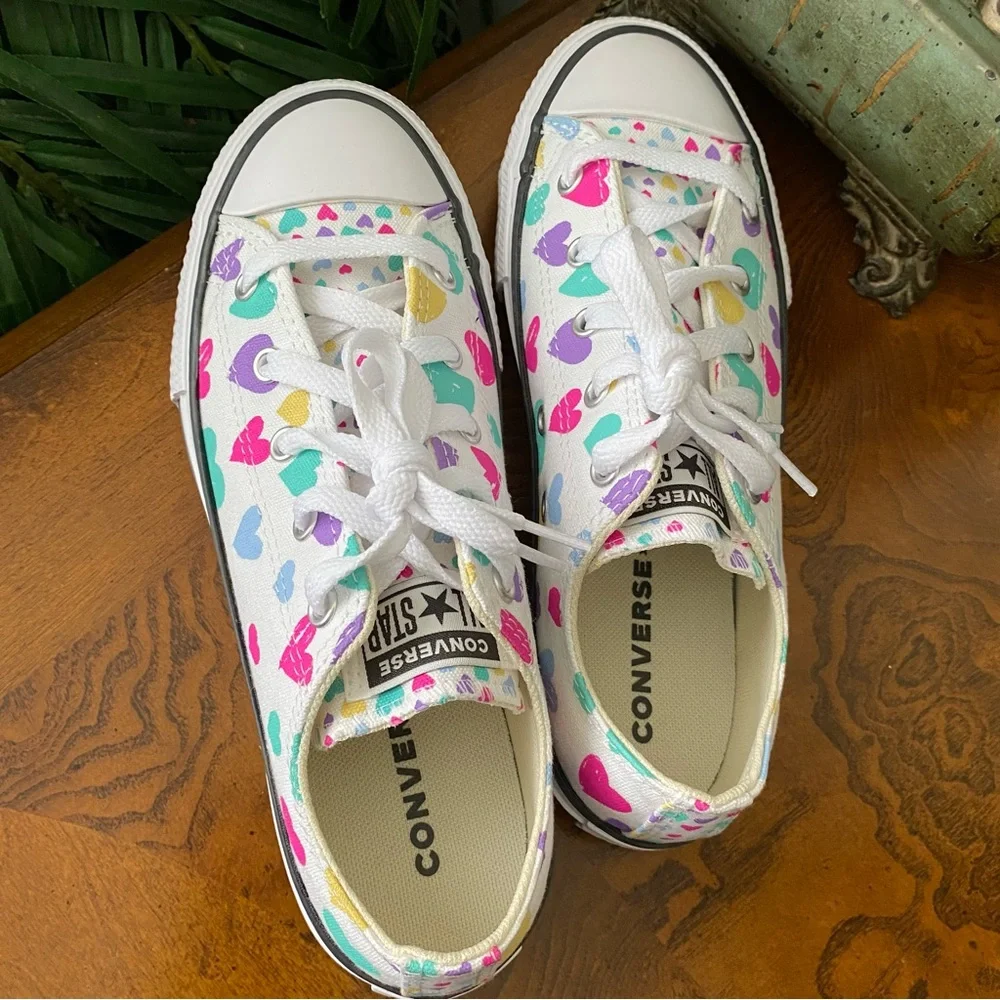 Converse sneakers chuck