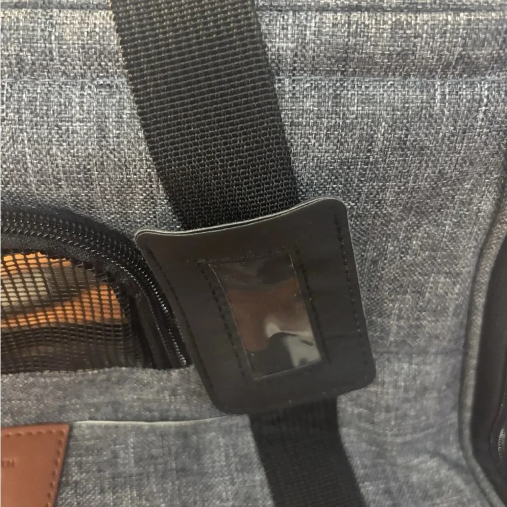 petlo pet carrier