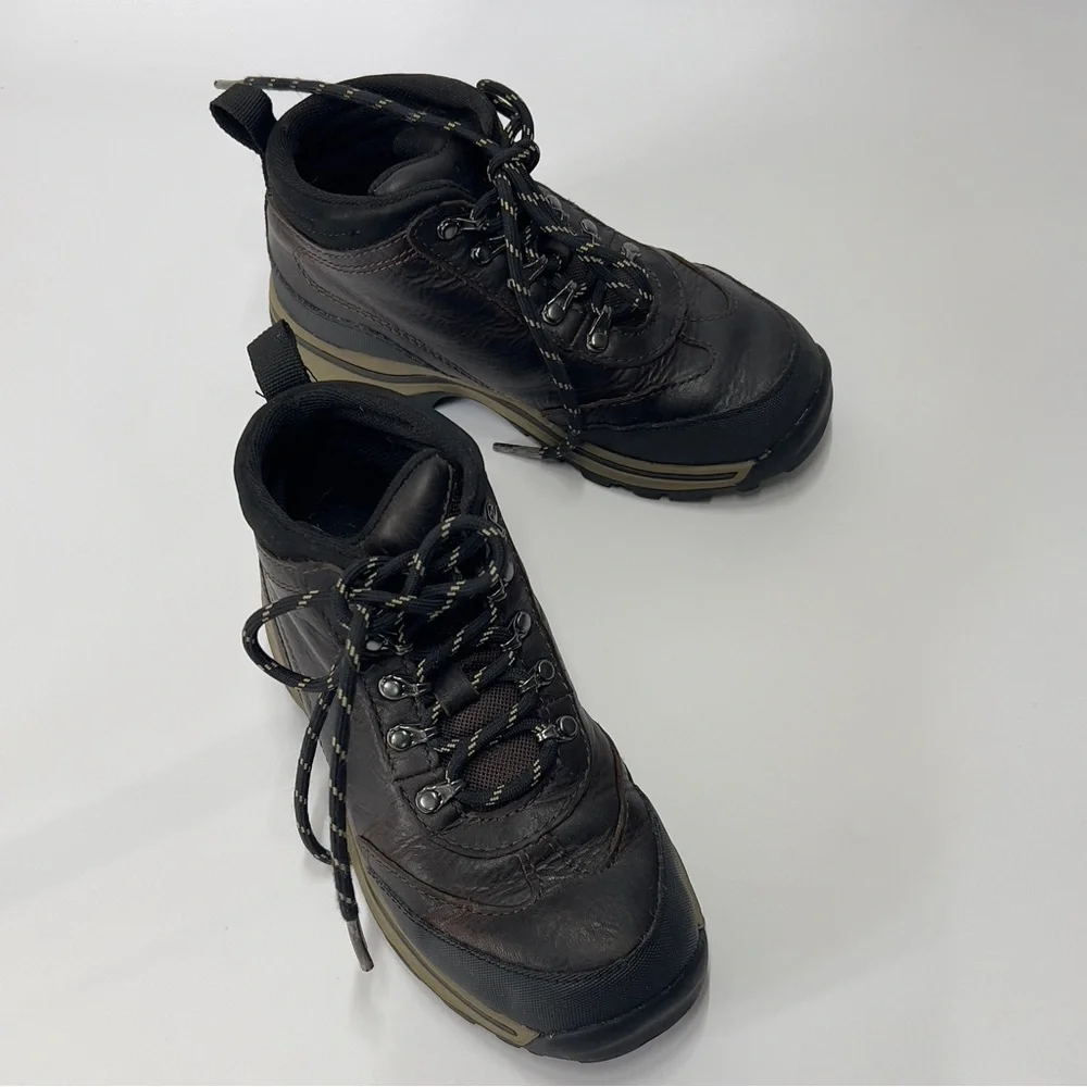 TIMBERLAND Boys Size 13 Brown Hiking Boot.