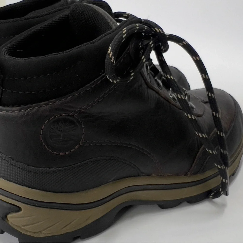 Timberland excellent pet