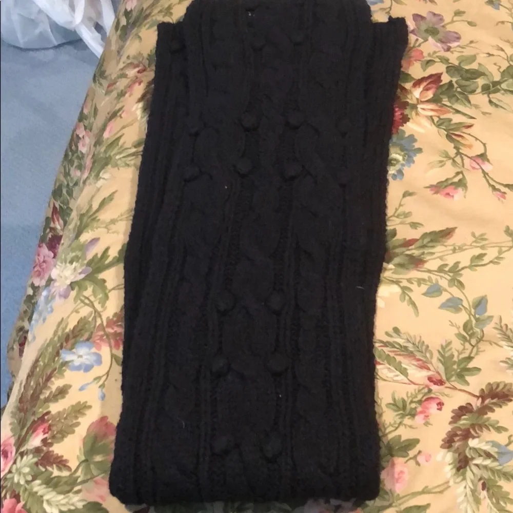 Gap Scarf Gap Black scarf thick and cozy