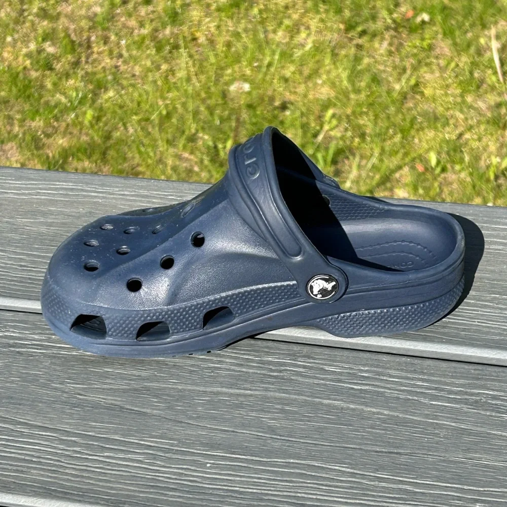 Crocs Kids Classic Slip On Shoe Sandle Clog - Navy Blue Size J1 Some Toe Wear