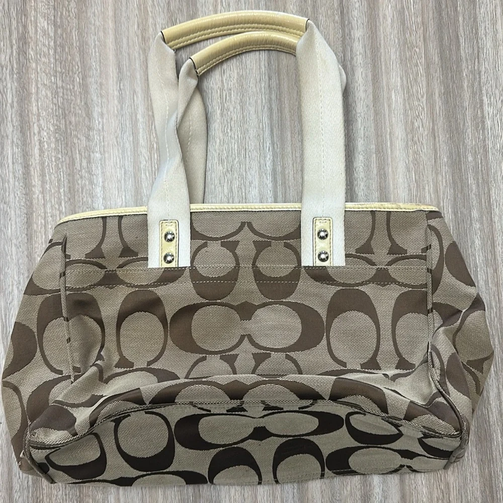 Coach vintage daisy