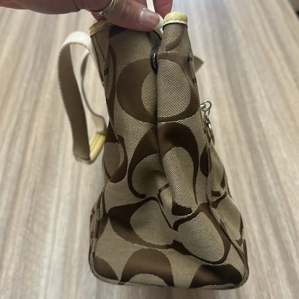 Coach vintage daisy