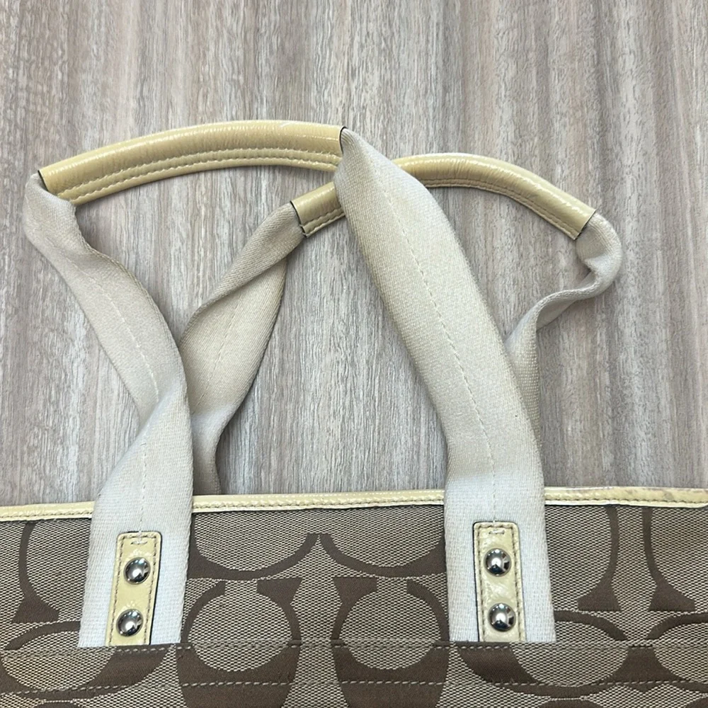 Coach vintage daisy