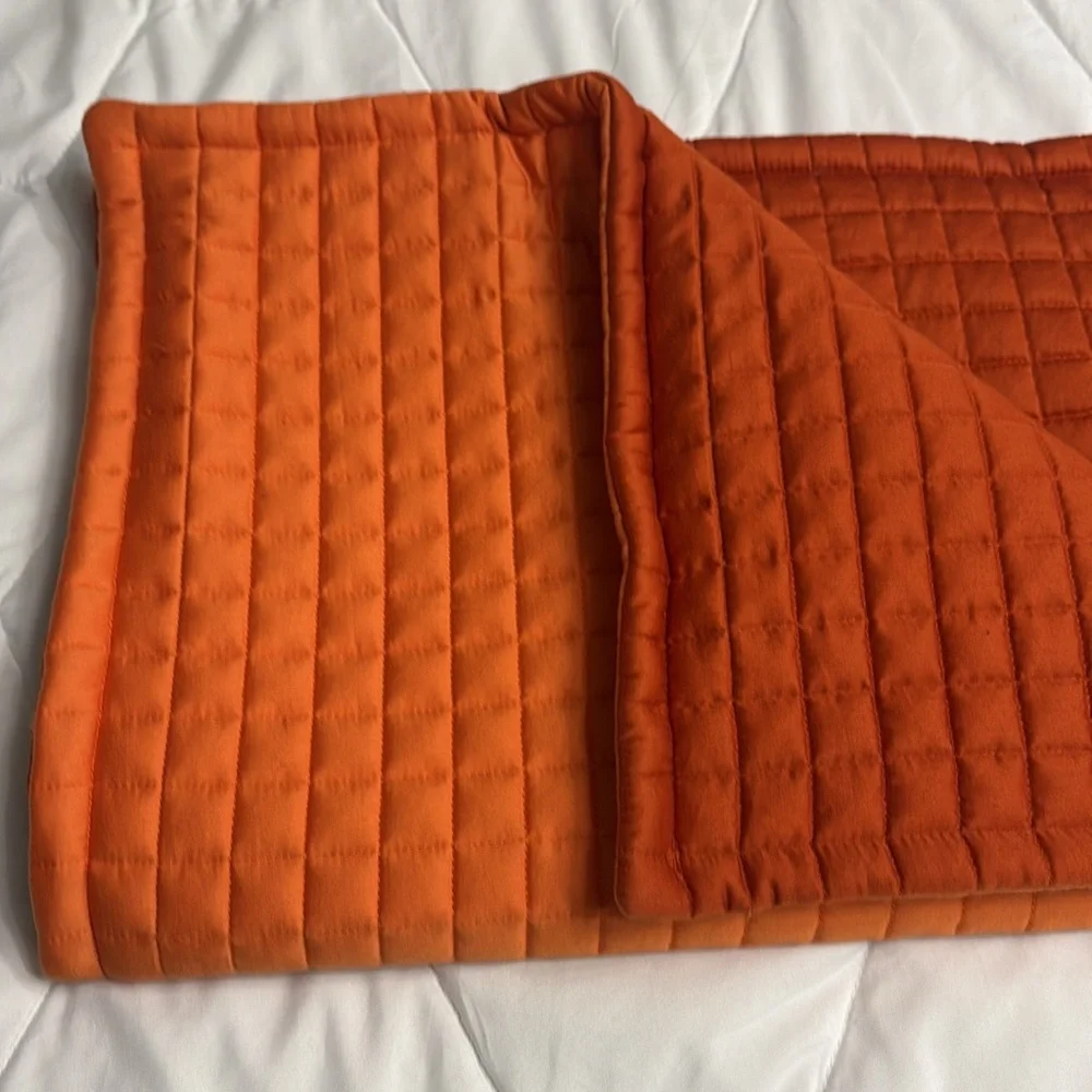 Crate&Barrel preowned excellent
