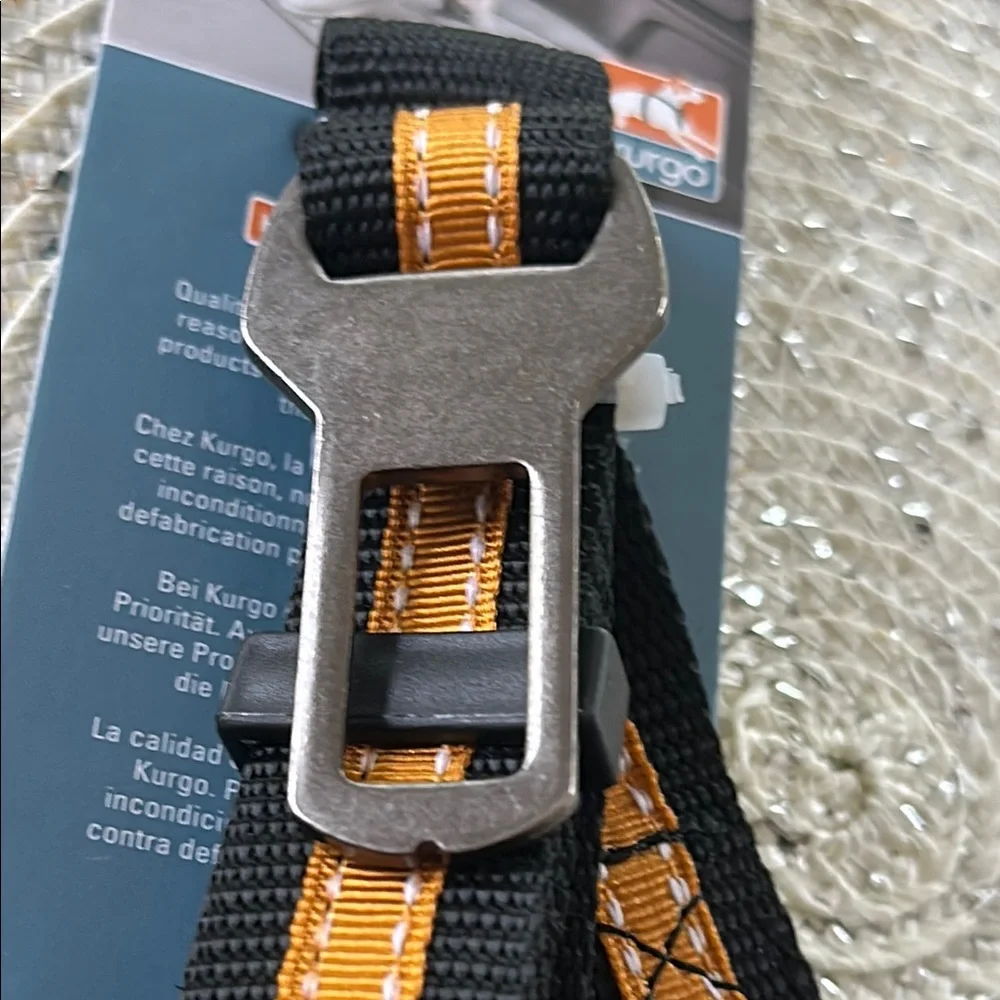 NWT Kurgo Sporty Black and Orange Dog Direct to Seatbelt Tether