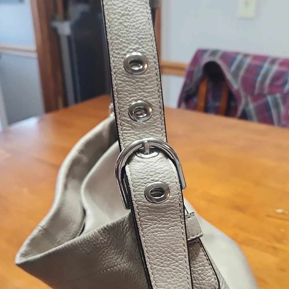 Coach pocket marks other