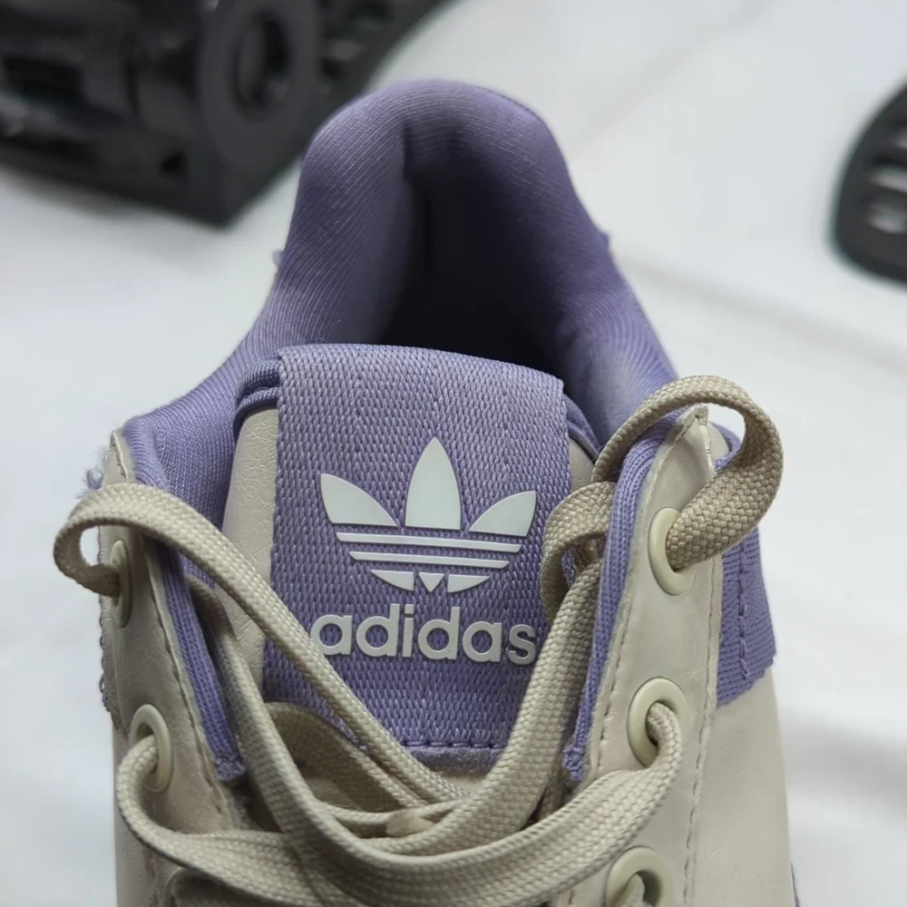 adidas Originals questions leave