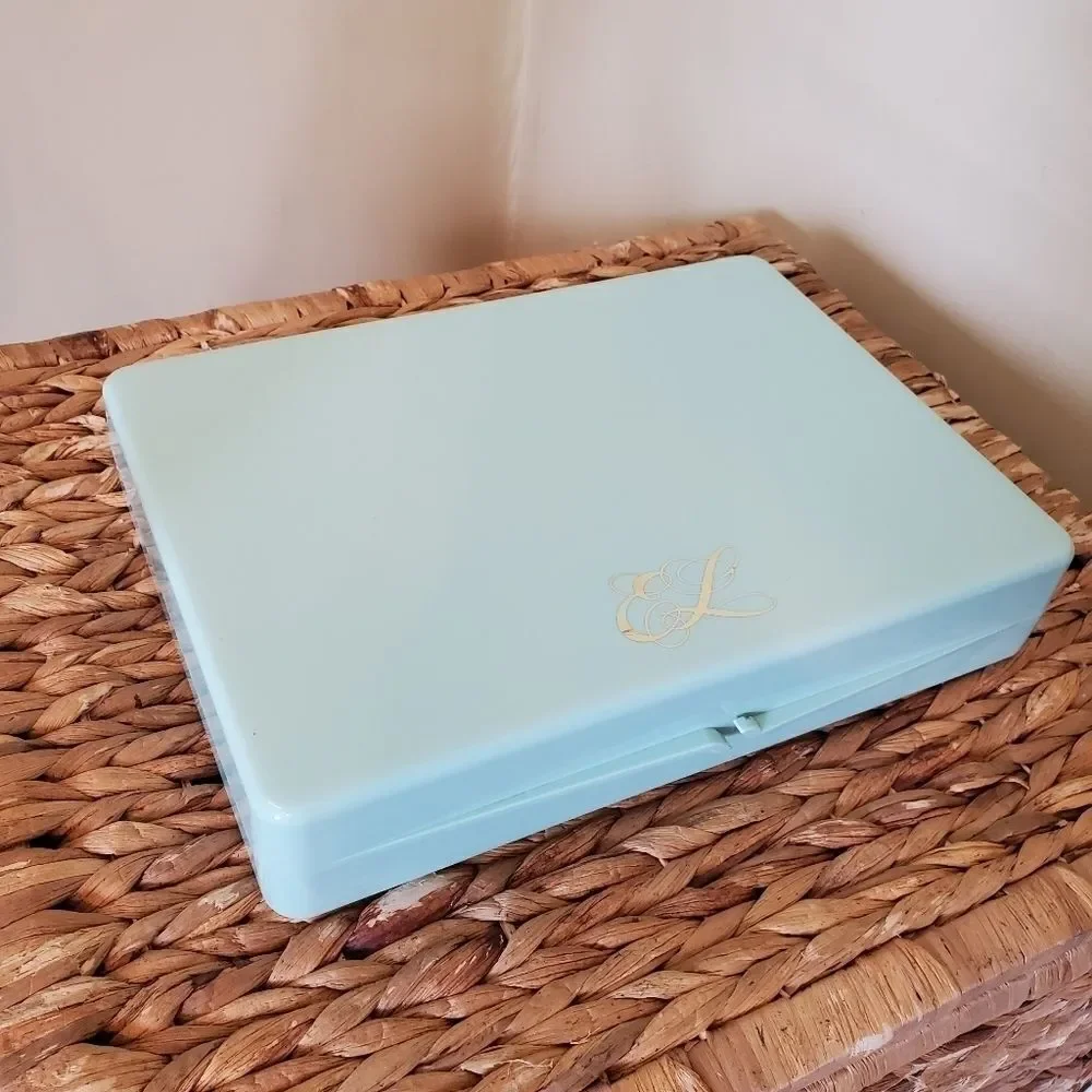 Vintage light mint