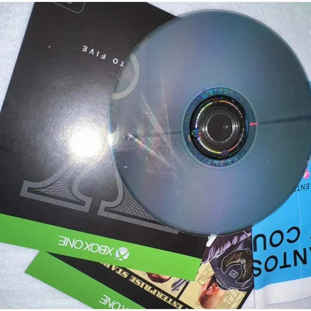 Grand Theft Auto V Premium Online Edition - Microsoft Xbox One