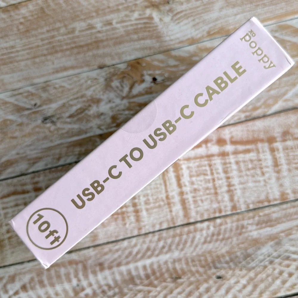 🌸 xo poppy 10ft USB-C to USB-C Cable – Light Pink, Fast, and Fabulous! 🌸 NWT