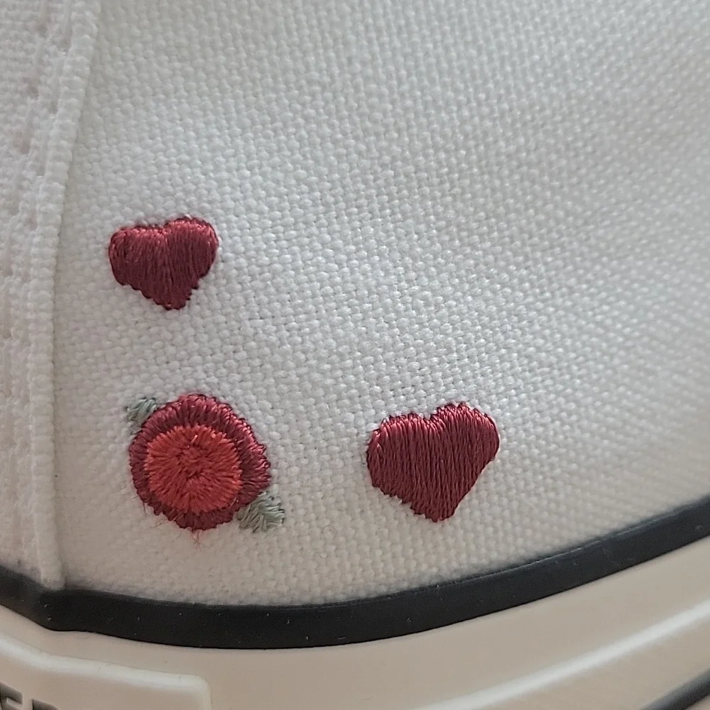 chic converse